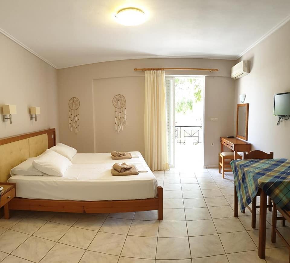 Calypso Beach Hotel Loutra Edipsou  ภายนอก รูปภาพ